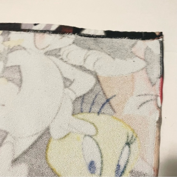 Looney Tunes Character Towel Bugs Bunny Sylvester Tasmanian Devil Tweety - Picture 15 of 16